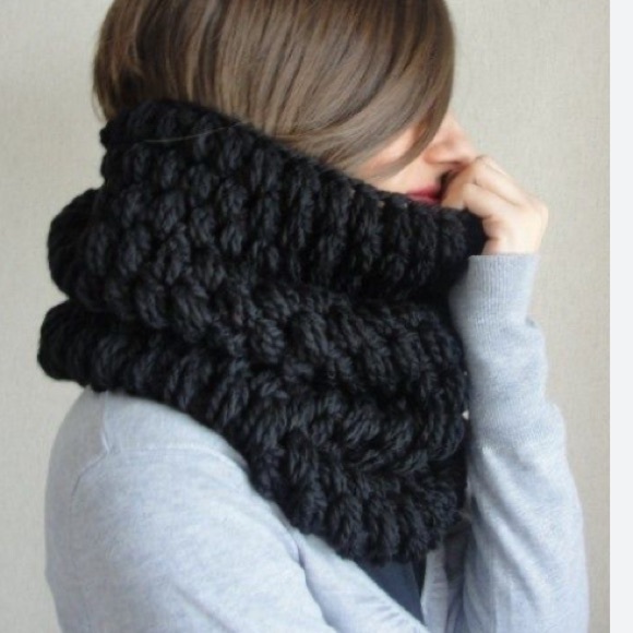 Aldo Accessories - ALDO Unisex black chunky knitted cowl scarf